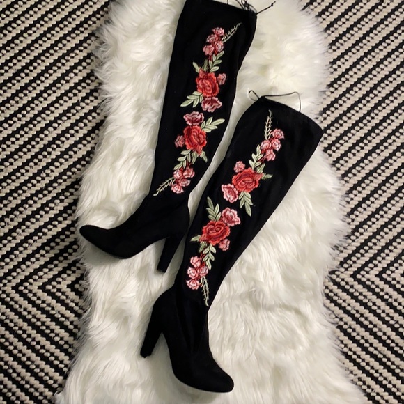 ‼️SOLD‼️Wild Diva lounge over the knee embroidered - Picture 3 of 7